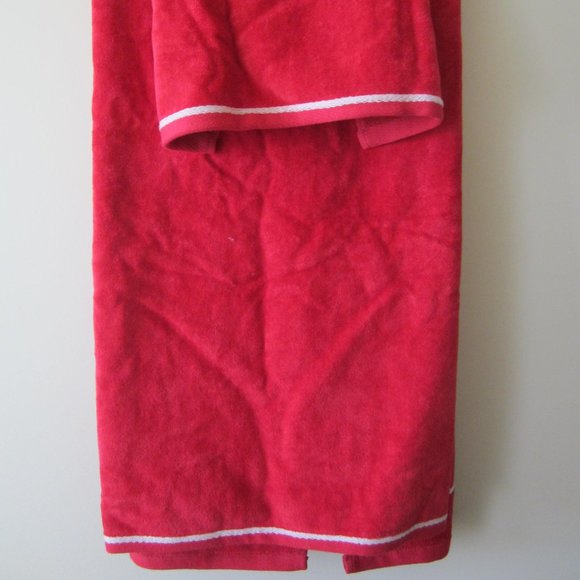 Juicy Couture Red Shower & Hand Towel Bathroom (2 Pieces), NEW - Picture 2 of 3